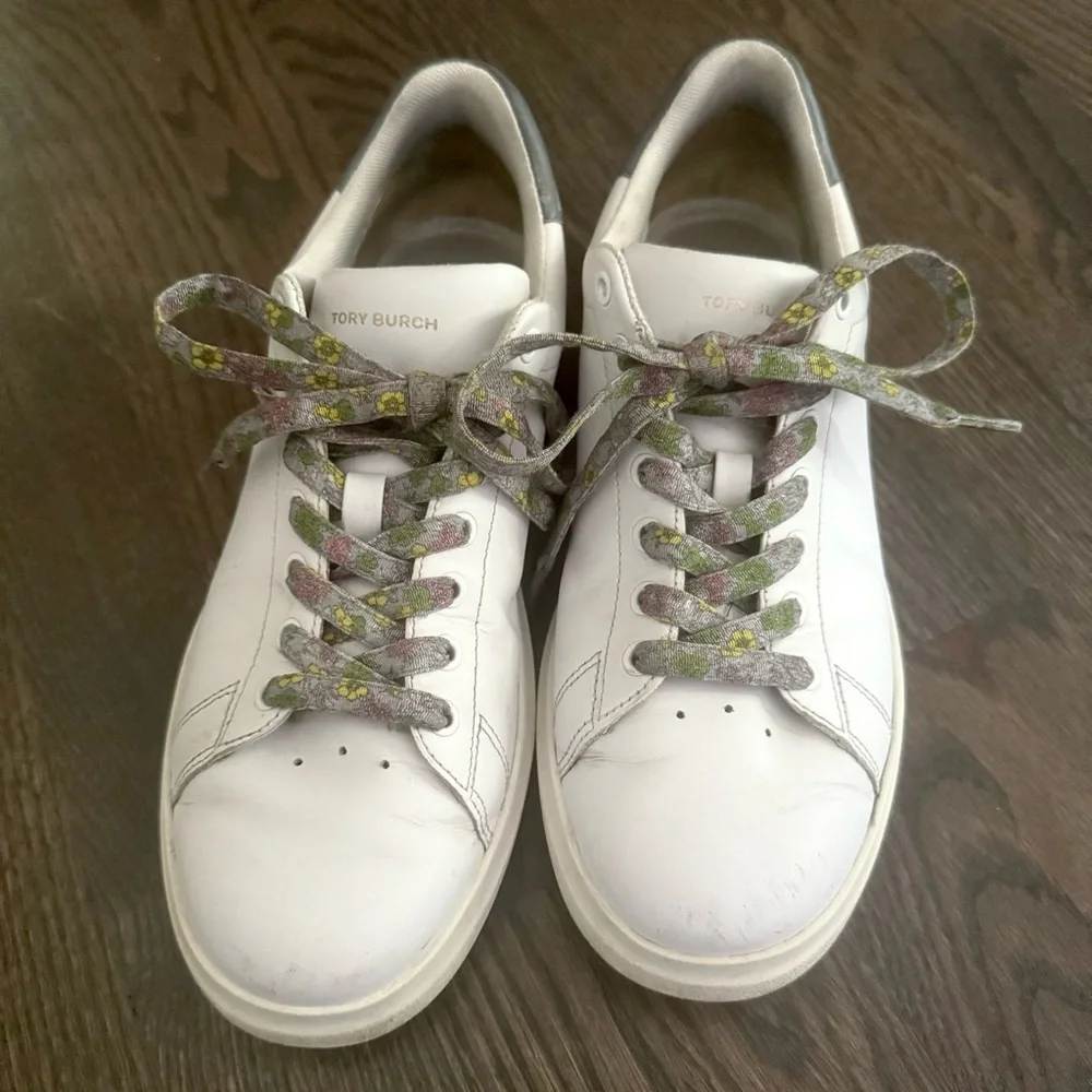 Tory Burch White and Gray Sneakers Minimalist Design